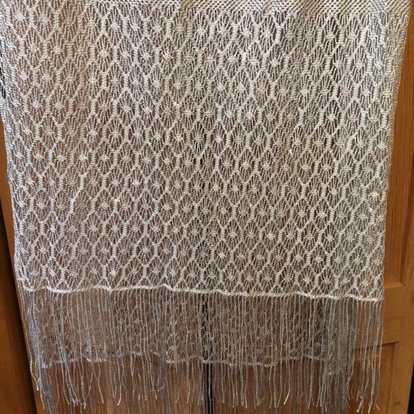 Ladies gray shawl - Picture 2 of 2
